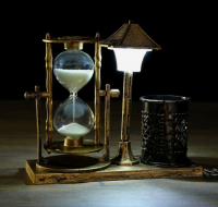Миниатюра: Лампа настольная, песочные часы с подсветкой, карандашницей,6.5*15.5*14.5 см, микс